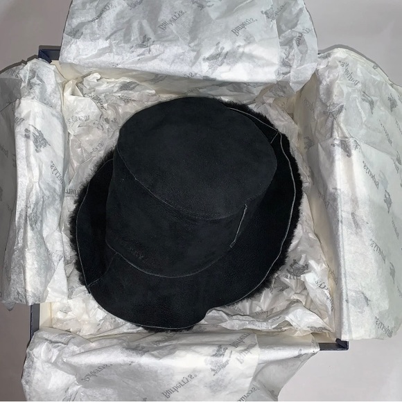 BURBERRY black sueded SHEERLING bucket hat w/presentation gift box - Picture 5 of 11